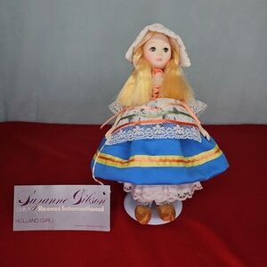 Holland Girl Doll Suzanne Gibson International Ethnic Shoes Signature Collectio